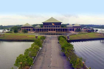 පාර්ලිමේන්තුව සභාවාරය ඇරඹෙයි[Live]