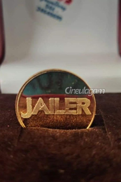 ஜெயிலர் படக்குழு 300 பேருக்கு சன் பிக்சர்ஸ் கொடுத்த காஸ்ட்லி கிப்ட்! போட்டோவுடன் இதோ | Sun Pictures Gift Gold Coin To Jailer Team