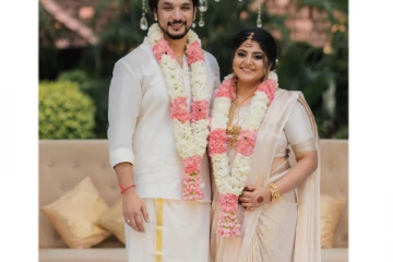 மாலையும் கழுத்துமாக... பிரபல நடிகைக்கு திருமணம் முடிந்தது! வெளியான புகைப்படம்