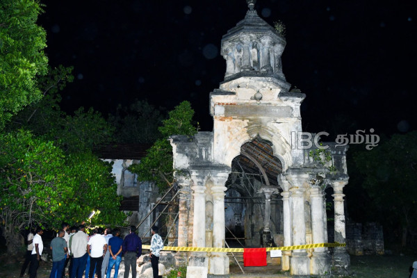 இடிந்து விழுந்த மந்திரிமனை : அமைச்சர் வெளியிட்ட அறிவிப்பு | Min Bimal Rathnayake Visit Collapsed Mantri Manai இடிந்து விழுந்த மந்திரிமனை : அமைச்சர் வெளியிட்ட அறிவிப்பு | Min Bimal Rathnayake Visit Collapsed Mantri Manai