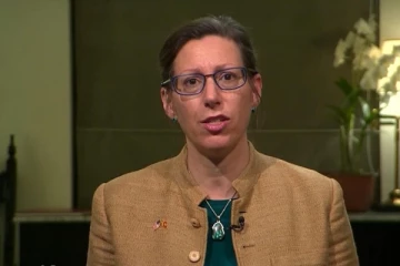 கோவிட் தொற்றால் இறப்பவர்களை தகனம் செய்வதில் மாற்றங்களை ஏற்படுத்த அரசாங்கம் தயங்குகிறது - அமெரிக்க தூதுவர்