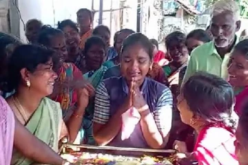 திடீரென மாரடைப்பால் உயிரிழந்த தாய்.., வணங்கி விட்டு தேர்வு எழுத சென்ற 12-ம் வகுப்பு மாணவி