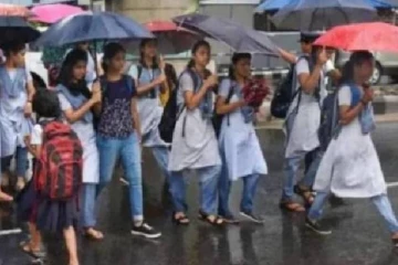 சென்னை உட்பட 4 மாவட்டங்களில் தொடர் மழை : பள்ளிகளுக்கு விடுமுறை