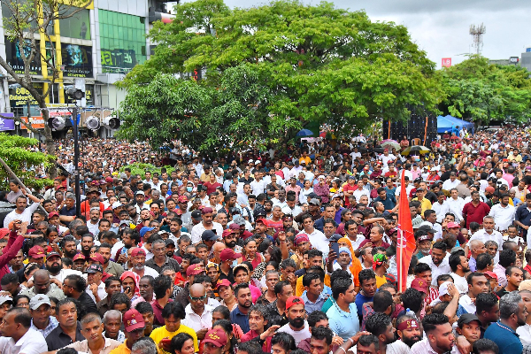 ஐஸ்லாந்தின் கனவு இளவரசர்: நாமலை விமர்சித்த அரசாங்கத்தின் எம்.பி! | Government Did Not Interfere With Nugegoda Rally