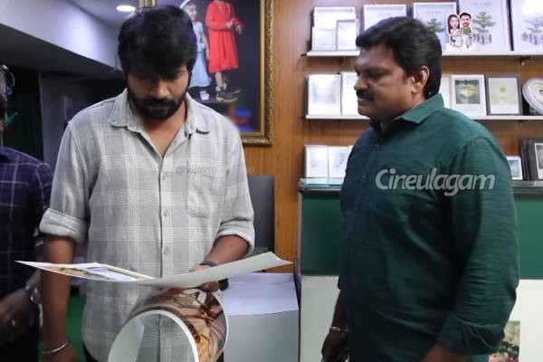 உண்மையை வீட்டில் கூறிய முத்து, ஷாக்கான விஜயா, ஆனால் ரோஹினி வைத்த டுவிஸ்ட்... சிறகடிக்க ஆசை பரபரப்பு எபிசோட் | Siragadikka Aasai Serial Jan 07 Storyline உண்மையை வீட்டில் கூறிய முத்து, ஷாக்கான விஜயா, ஆனால் ரோஹினி வைத்த டுவிஸ்ட்... சிறகடிக்க ஆசை பரபரப்பு எபிசோட் | Siragadikka Aasai Serial Jan 07 Storyline