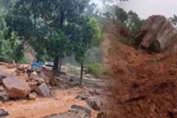 மற்றுமொரு பாரிய நிலச்சரிவு.. 20 குழந்தைகள் உட்பட 120 பேர் மாயம் - 800 குடும்பங்கள் பாதிப்பு | Extreme Weather Welimada Keppetipola Landslide