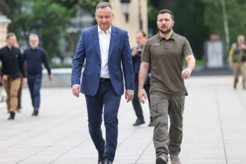 உக்ரைனின் ஒரு அங்குல நிலத்தை கூட தரக்கூடாது! போர் களத்தில் கர்ஜித்த பிரபல ஐரோப்பிய நாட்டின் அதிபர்