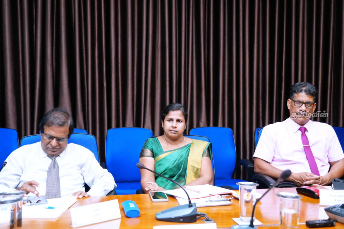 தவறான முடிவெடுத்து உயிரிழப்பதை தடுக்க துரித நடவடிக்கை: ஆளுநர் உத்தரவு | Immediate Action To Prevent Suicides Governor தவறான முடிவெடுத்து உயிரிழப்பதை தடுக்க துரித நடவடிக்கை: ஆளுநர் உத்தரவு | Immediate Action To Prevent Suicides Governor