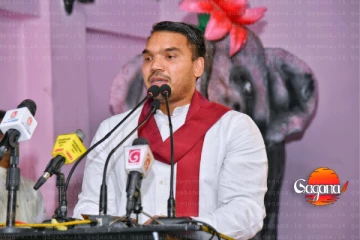ජනාධිපති අහංකාරයෙන් තීන්දු ගන්නේ - ජනපතිට විරුද්ධව නාමල් කට අරියි