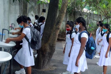 இலங்கையில் பாடசாலைகளுக்கான விடுமுறைகளில் மாற்றம்! வெளியாகவுள்ள அறிவிப்பு