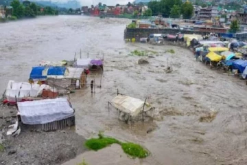 உத்தரகாண்ட்டில் ஏற்பட்ட வெள்ளம்: குழந்தை உட்பட 3 பேர் உயிரிழப்பு