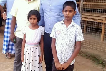 வடக்கில் அநாதரவாக அழுது கொண்டிருக்கும் சிறுமியும் சிறுவனும்! ஹிருணிக்காவுக்கு ஒரு நீதி கிளிநொச்சிக்கு ஒரு நீதி