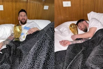 கால்பந்து உலகக் கோப்பையை கட்டிபிடித்து தூங்கி அதனுடனே எழுந்த மெஸ்ஸி! வைரல் புகைப்படங்கள்