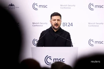 உக்ரைனை அழுத்தும் அமெரிக்கா ரஷ்யாவை கண்டுகொள்வதில்லை: ஜெலென்ஸ்கி குற்றச்சாட்டு