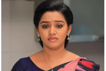 12 வயதில் மகன்... 2வது கர்ப்பமான நிலையில் இப்படி செய்யலாமா? நடிகையை திட்டி கமெண்ட்