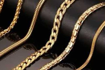 தலையில் சுத்தியலால் தாக்கி சங்கிலி அபகரிப்பு