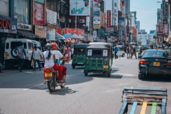முச்சக்கர வண்டியில் நூதன கொள்ளை; மக்களே அவதானம் | New Robbery On Three Wheeler People Beware