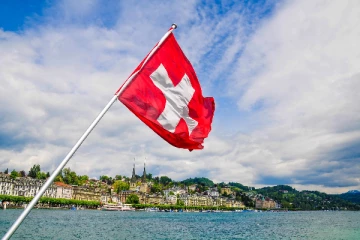 அதிக வெளிநாட்டவர்களுக்கு குடியுரிமை வழங்க விரும்பும் சில சுவிஸ் மாகாணங்கள்: ஒரு மகிழ்ச்சிகரமான தகவல்