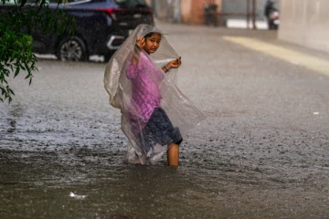 வலுவிழக்கும் சக்தி புயல்.., 12 மாவட்டங்களில் இன்று கனமழை பெய்யும்