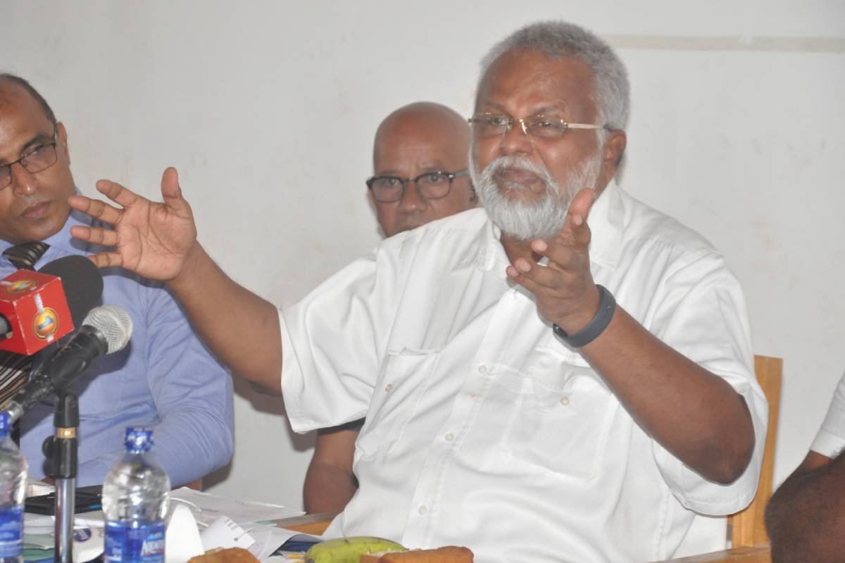 நாட்டில் போராட்டங்கள் வெடிக்க காரணம் இதுவே..! அநுரவின் கேள்விகளுக்கு பதிலடிக் கொடுத்த டக்ளஸ் | Protests In Country Permission Rulers Douglas