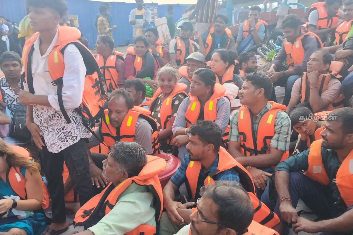 நெடுந்தீவு படகு சேவைகள் முடக்கம்: கடலில் தத்தளித்த குமுதினி | Neduntivu Ferry Services Disrupted Kumuthini நெடுந்தீவு படகு சேவைகள் முடக்கம்: கடலில் தத்தளித்த குமுதினி | Neduntivu Ferry Services Disrupted Kumuthini