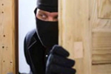 முன்னாள் அதிகாரி ஒருவருக்கு திருடன் கொடுத்த அதிர்ச்சி