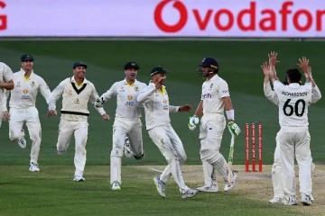 2வது ஆஷஸ் டெஸ்ட்: சொற்ப ரன்களுக்கு இங்கிலாந்தை சுருட்டி அவுஸ்திரேலியா அபார வெற்றி