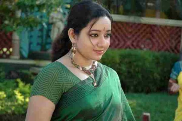 சன் டிவியில் என்ட்ரி கொடுக்கப்போகும் காதலிக்க நேரமில்லை சீரியல் புகழ் நடிகை சந்திரா... எந்த தொடரில் தெரியுமா