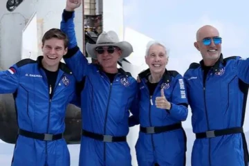 சும்மா வானத்துல பறக்குறவங்க எல்லாம் விண்வெளி வீரர்களா? கொதித்தெழுந்த அமெரிக்கா!