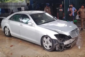 கொழும்பில் மீட்கப்பட்ட குண்டு துளைக்காத பென்ஸ்; இந்தியத் தூதரகத்திடம் விளக்கம்!