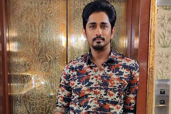 ரசிகர் கேள்விக்கு கடுமையாக நடந்து கொண்டு பிரபல நடிகர் - ஏன் தெரியுமா? | Siddharth Angry Because Of His Fan Question