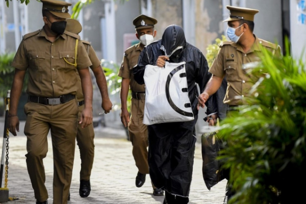 பிரபல பாடசாலையில் விடுதியில் ஆசிரியருடன் வசமாக சிக்கிய மூவர் | Teacher Arrested At A Hostel In A Popular School