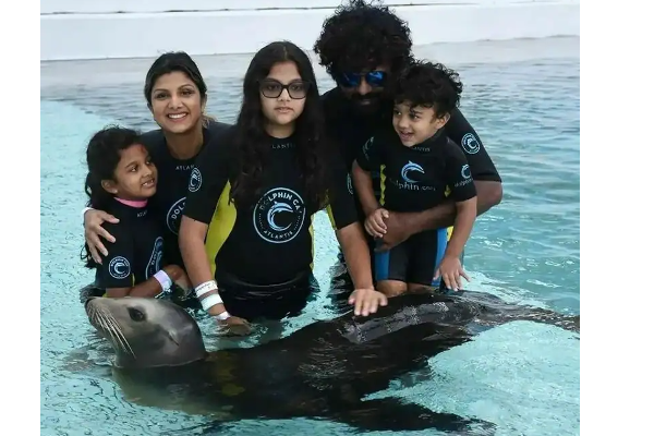 கணவருடன் ஜாலி ட்ரிப்பில் ரம்பா! புதிய விருந்தாளியுடன் ஜொலிக்கும் மகள்கள் | Rambha Family Photos