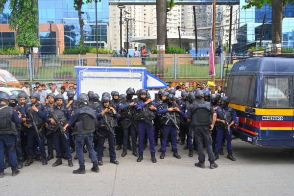 17 பிள்ளைகளை பிணைக்கைதிகளாக பிடித்துவைத்துக்கொண்ட நபர்: ஒரு அதிர்ச்சி செய்தி | Mumbai Man Hostage 17 Kids Rescued Man Arrested