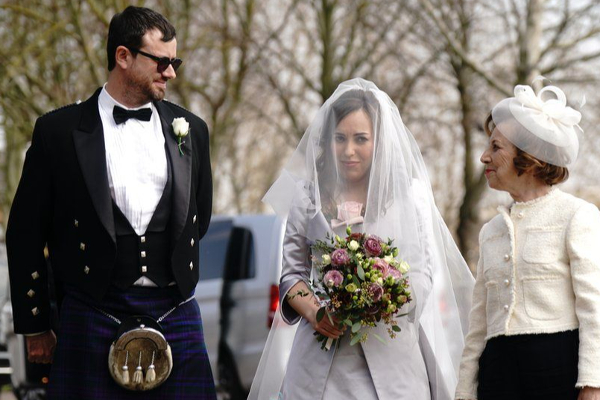 லண்டன் சிறைச்சாலையில் காதலியை கரம் பிடித்த அசாஞ்சே! அழகிய புகைப்படங்கள் | London Prison Julian Assange Married Stella Morris லண்டன் சிறைச்சாலையில் காதலியை கரம் பிடித்த அசாஞ்சே! அழகிய புகைப்படங்கள் | London Prison Julian Assange Married Stella Morris