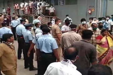 மரணமடைந்த இளைஞரின் உடலை கொடுக்க மறுத்த மருத்துவமனை நிர்வாகம்: வேலூரில் பரபரப்பு