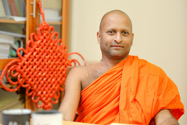 தம்மதின்ன தேரர் சிக்கினார் | Dhammadinna Thera Was Trapped