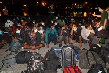 நடுக்கடலில் மீட்கப்பட்ட 303 இலங்கை தமிழர்கள் விடுத்துள்ள கோரிக்கை!