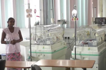 இலங்கையில் ஒரே பிரசவத்தில் பிறந்த நான்கு குழந்தைகள் (Photos)