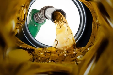 හෙට සිට මෙරට විශේෂ පිරිසකට ඉන්ධන නොමිලේ - එය ලැබෙන්නේ මෙහෙමයි..