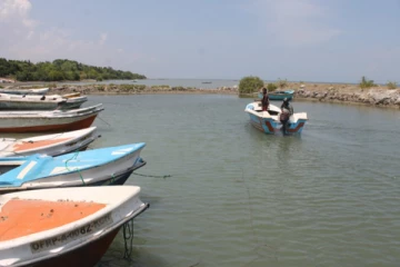 பொதுப்படகு போக்குவரத்து இன்மையால் சிரமங்களை எதிர்கொள்வதாக இரணைதீவு மக்கள் விசனம்