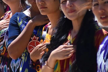 இலங்கைக்கு கடத்தி வரப்படும் வெளிநாட்டு பெண்கள்;  ஆங்கில ஊடகம் அதிர்ச்சித் தகவல்!