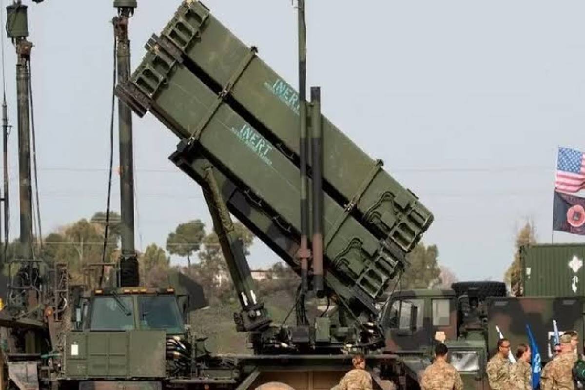 அமெரிக்கப்படைகள் மீதான ஈரானின் தாக்குதல்களுக்கு பதிலடி நிச்சயம் : கர்ஜிக்கும் ட்ரம்ப் | Us To Respond To Iranian Attacks Trump