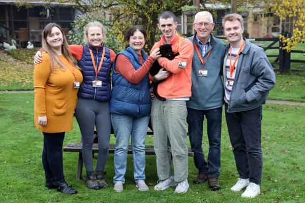 100 பூனைகளுக்கு அடைக்கலம் கொடுத்த பிரித்தானிய பெண்! | British Woman Sheltered 100 Cats