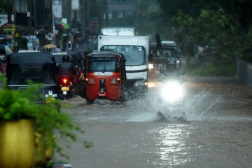 பெருகெடுத்தோடும் வெள்ளம்; மறுஅறிவித்தல் வரை மூடப்படும் பிரதான வீதி