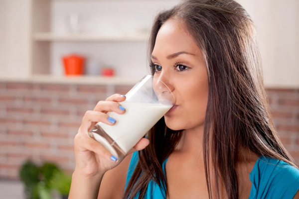 பால் உடல் எடையை குறைக்குமா...கூட்டுமா! | Does Milk Make You Lose Weight Collaborative