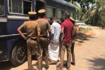 வெடுக்குநாறிமலையில் கைதுசெய்யப்பட்டவர்கள் சட்டவைத்திய பரிசோதனைக்காக வைத்தியசாலைக்கு