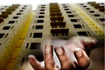 මහල් නිවාස සංකීර්ණයෙන් බිමට වැටුණු පුද්ගලයා අවසන් ගමන් යයි..