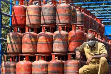 மீண்டும் சமையல் கேஸ் சிலிண்டர் விலை உயர்ந்தது..!