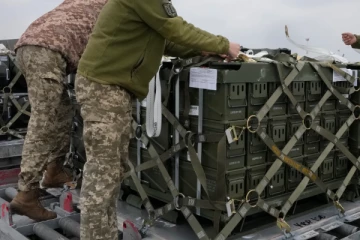 வெள்ளை மாளிகை மோதல்; உக்ரைனிற்கான இராணுவ உதவிகளை நிறுத்தும் அமெரிக்கா!